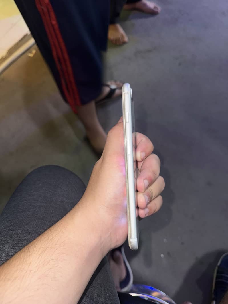 Apple iPhone 7 Plus 0