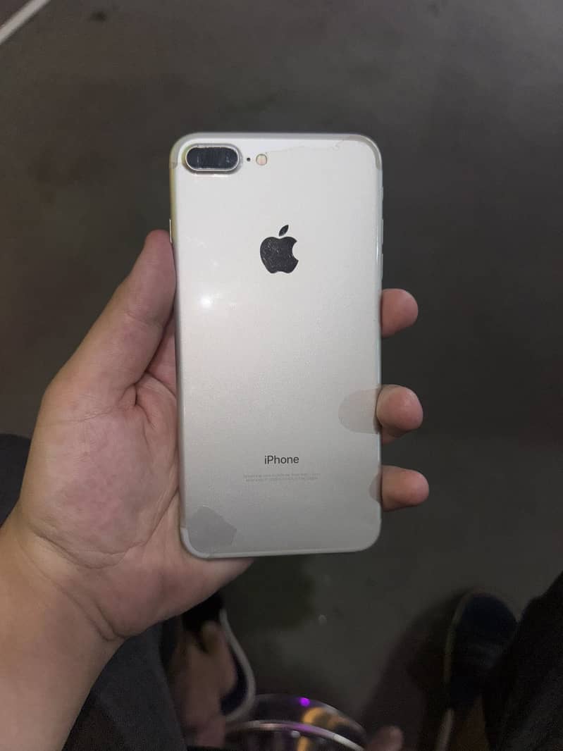 Apple iPhone 7 Plus 1