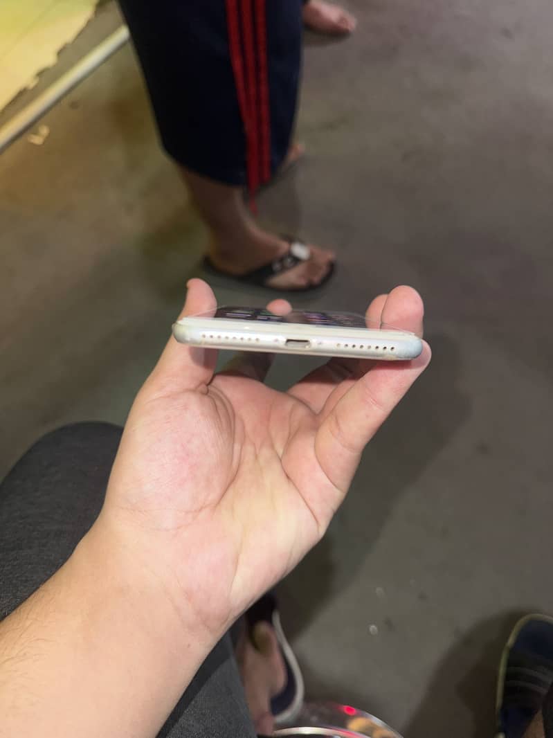 Apple iPhone 7 Plus 2
