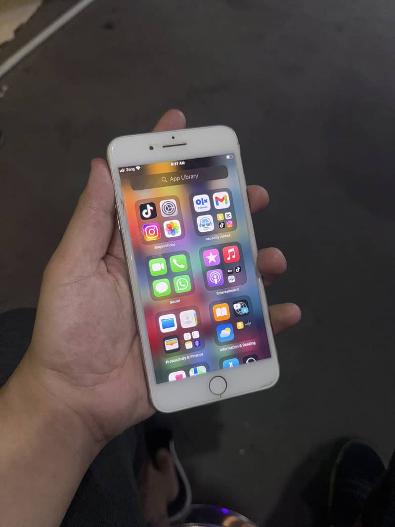 Apple iPhone 7 Plus 4