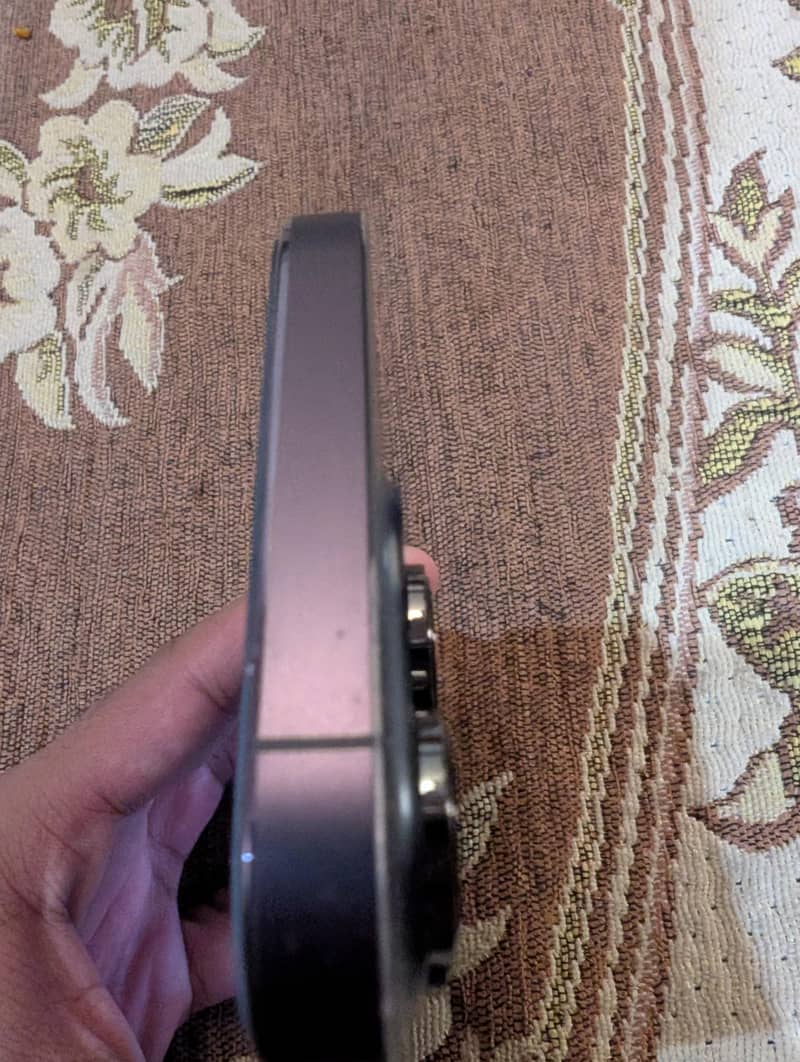Apple iPhone 14 Pro 2