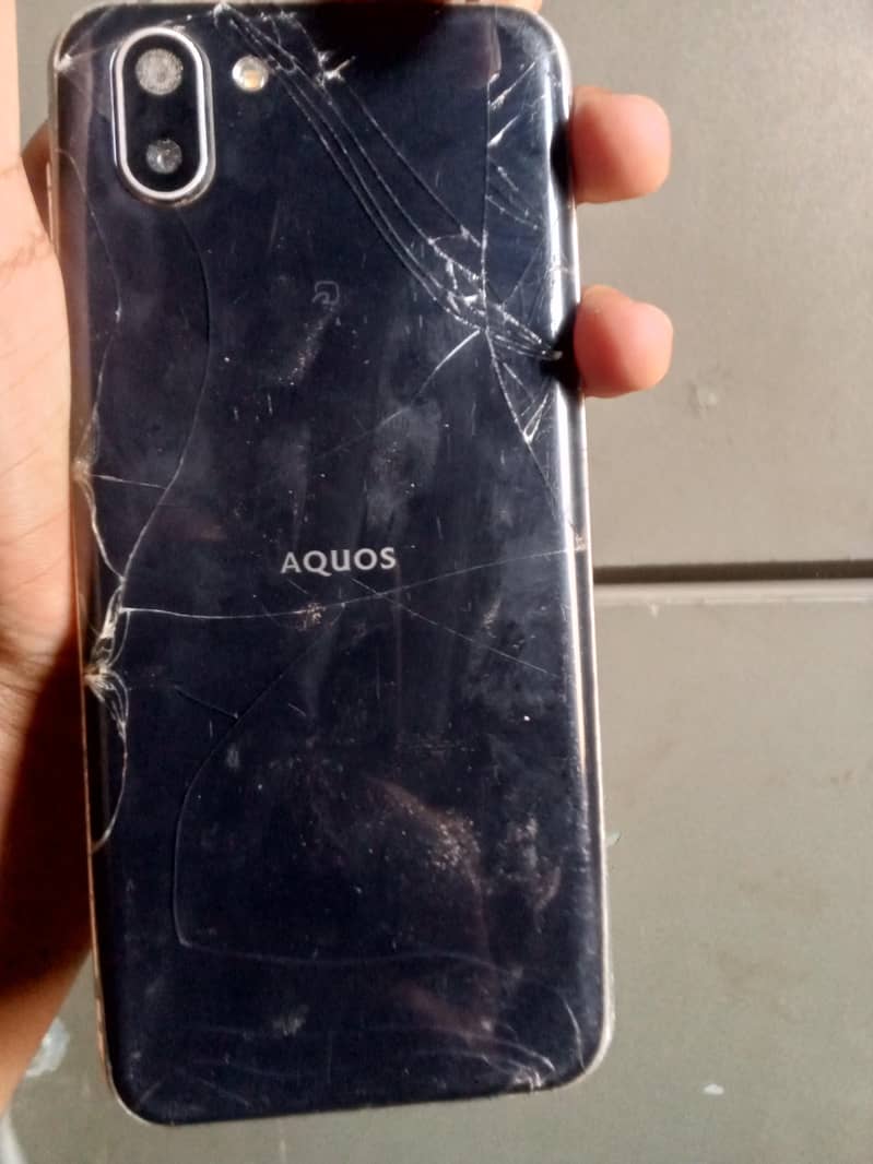 Sharp Aquos R2 0
