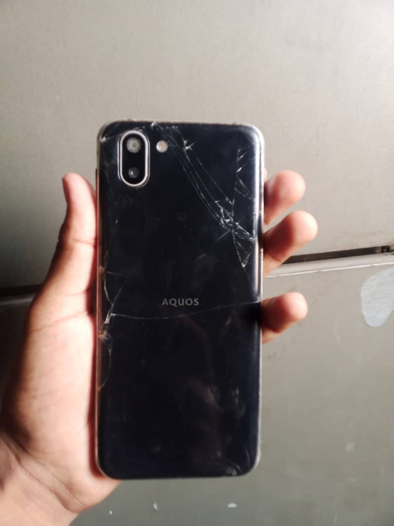 Sharp Aquos R2 2