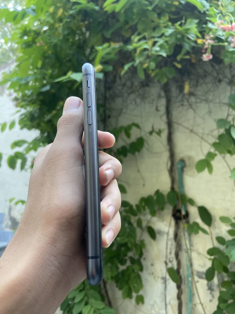 Apple iPhone 11 5