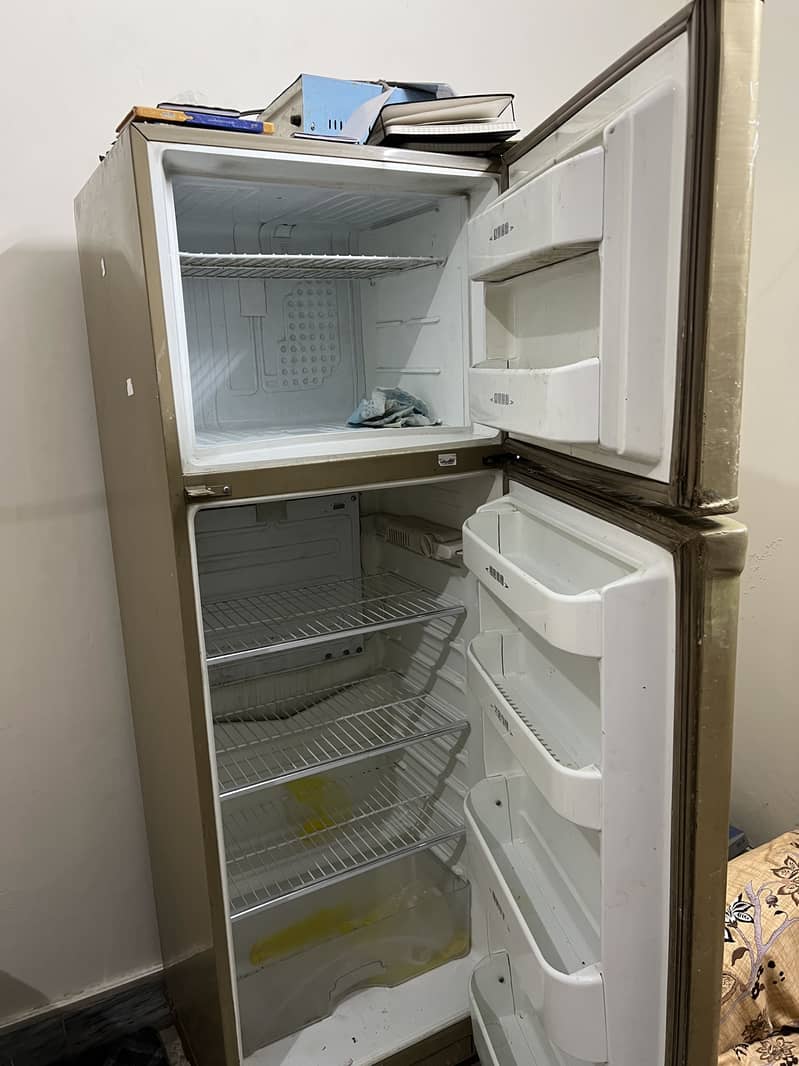 dawlance fridge 1