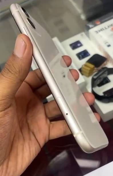Apple iPhone 11 2