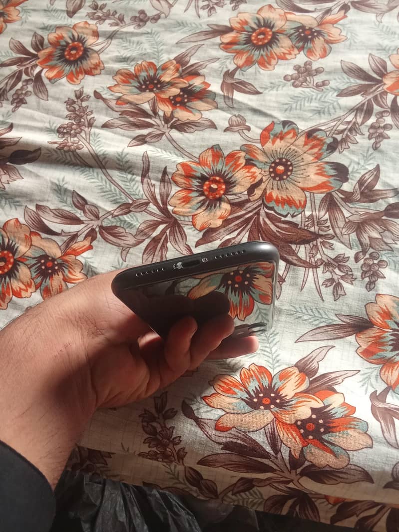 Iphone 11 4