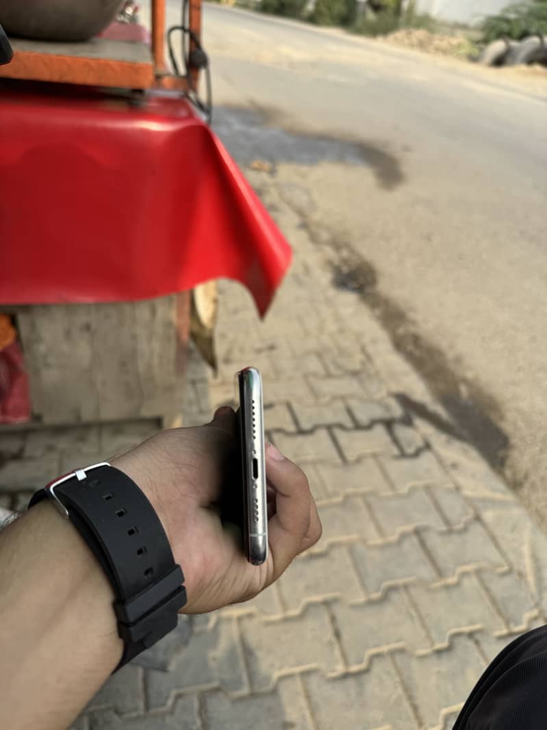iPhone 11 Pro Max 7
