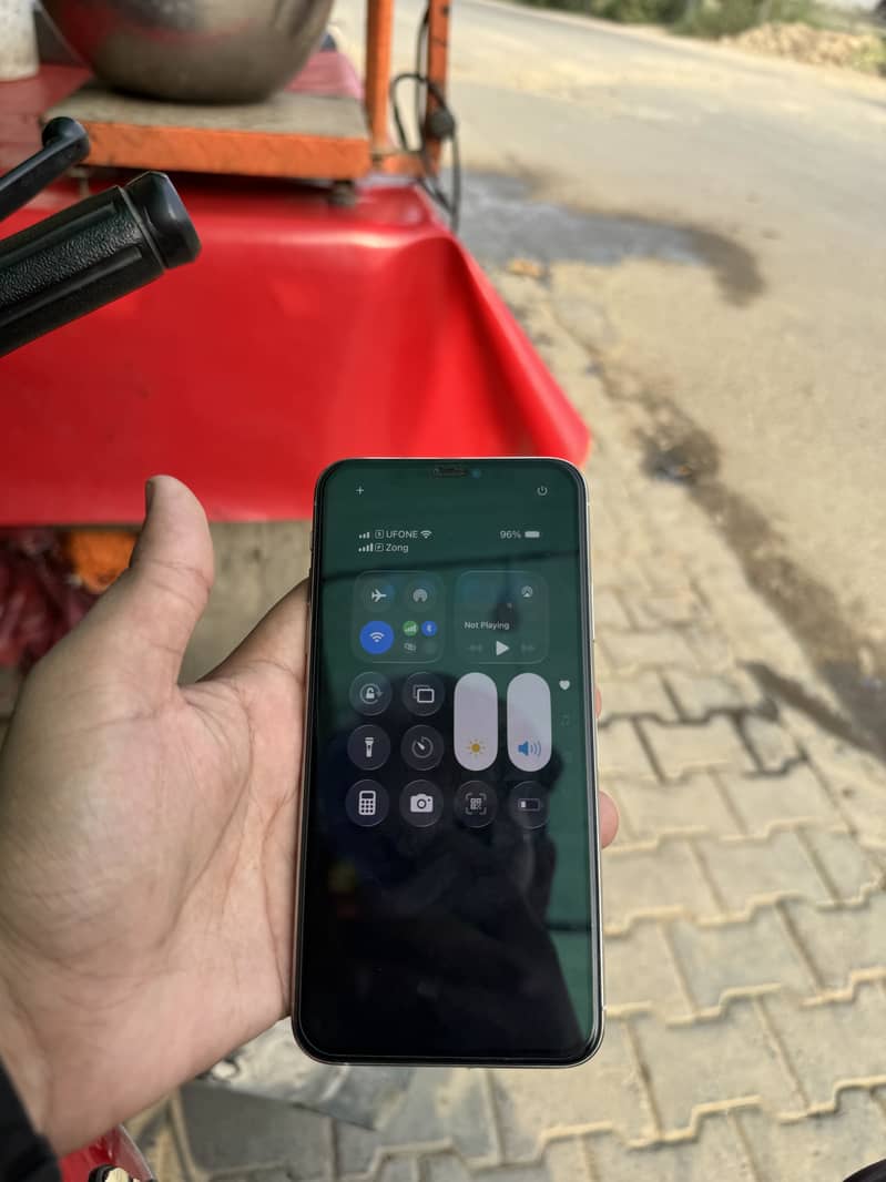 iPhone 11 Pro Max 8