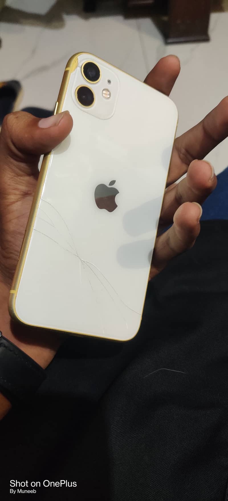 Apple iPhone 11 4