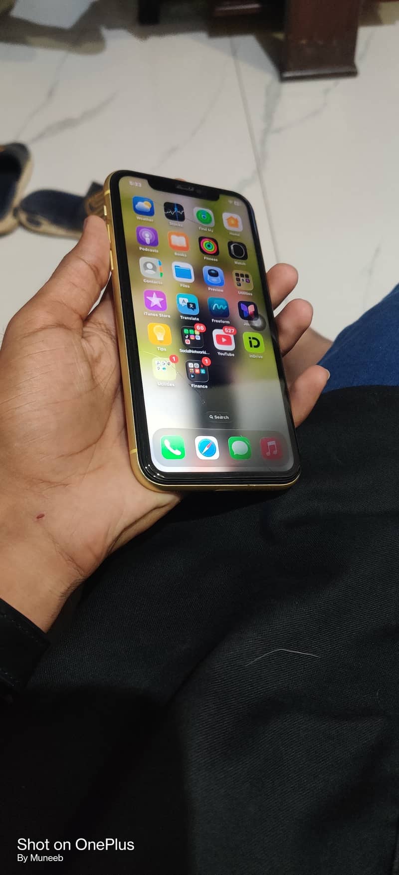 Apple iPhone 11 8