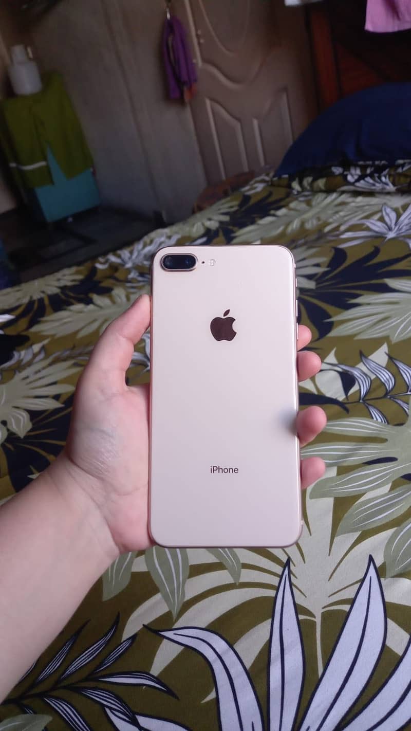 Apple iPhone 8 Plus 1