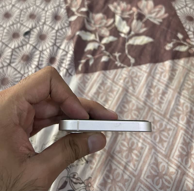 Apple iPhone 12 1