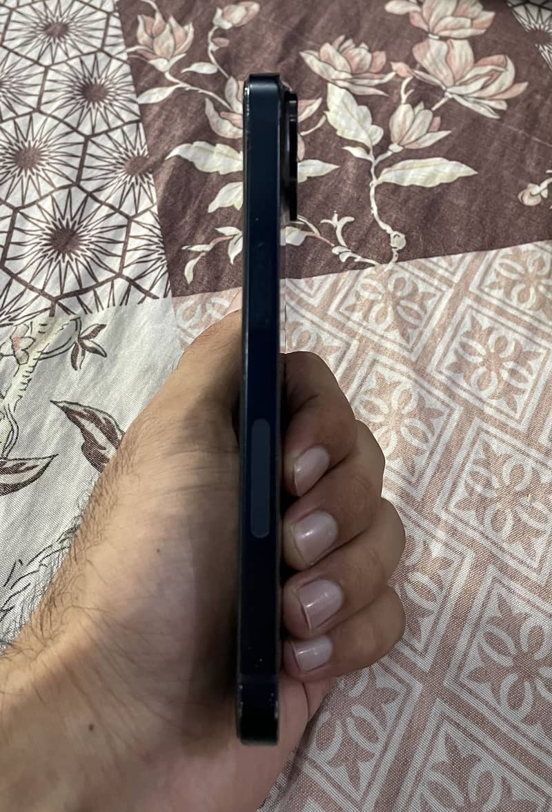 Apple iPhone 14 2