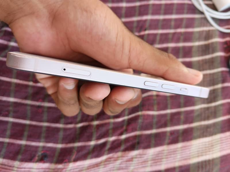 Apple iPhone 13 3