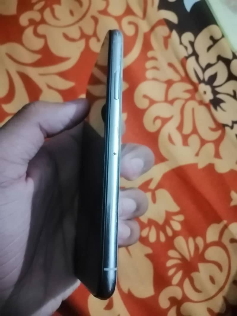 Apple iPhone X 3