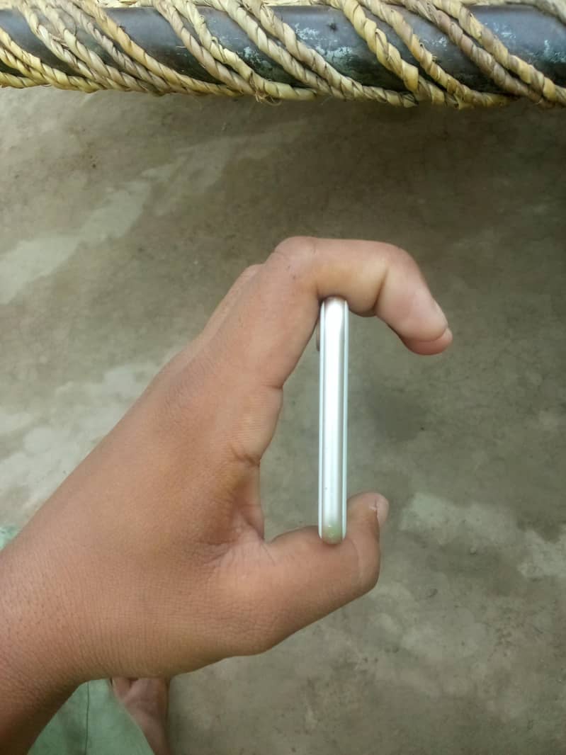Apple iPhone 7 4