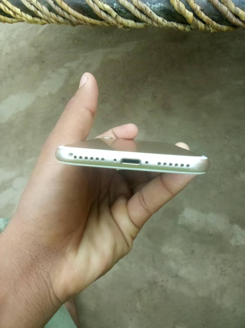 Apple iPhone 7 5