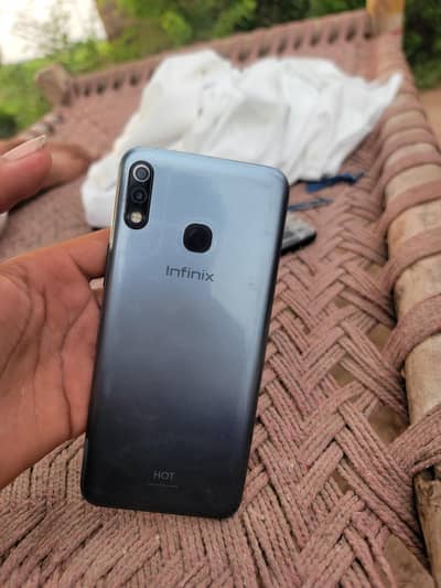 Infinix Hot 8