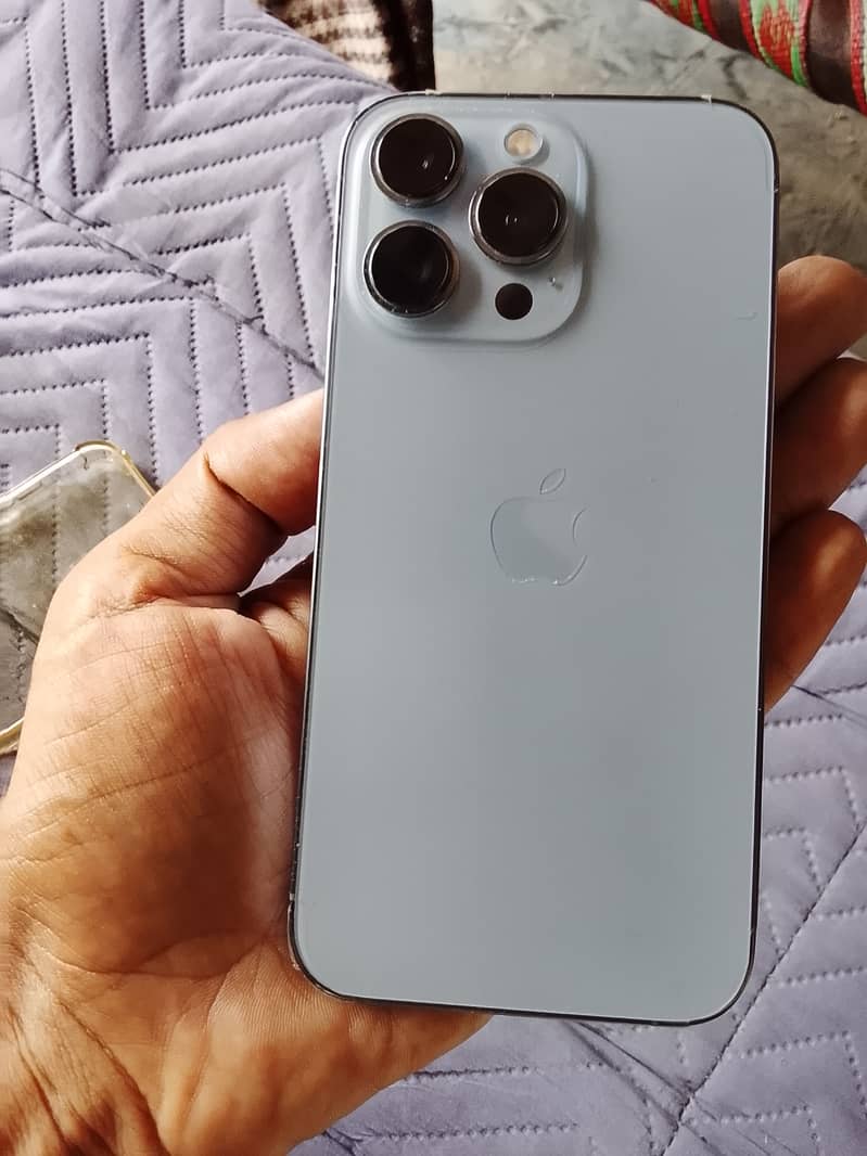Apple iPhone 13 Pro 1