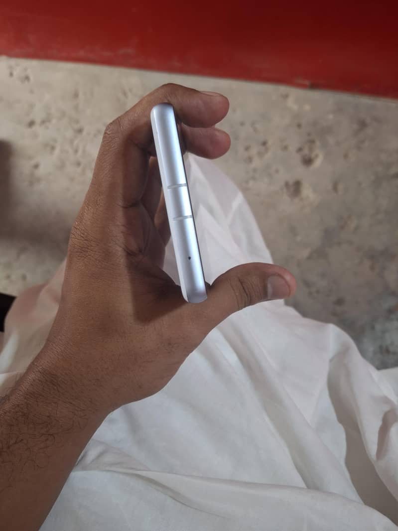 Google Pixel 7a 5