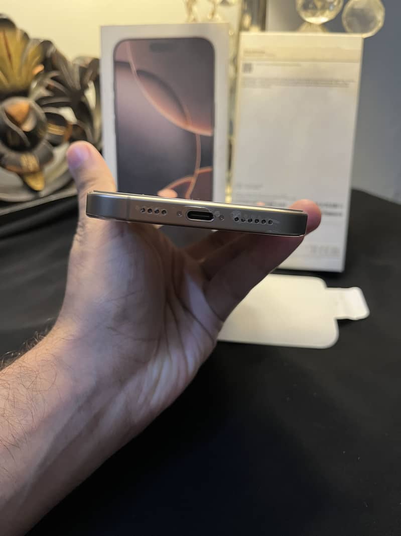 Apple iPhone 16 Pro Max 3
