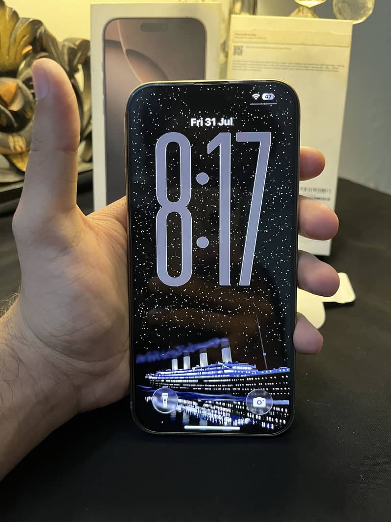 Apple iPhone 16 Pro Max 0
