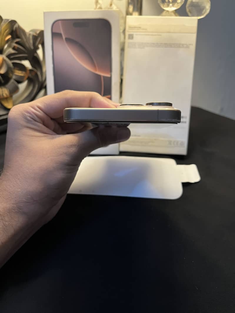 Apple iPhone 16 Pro Max 4