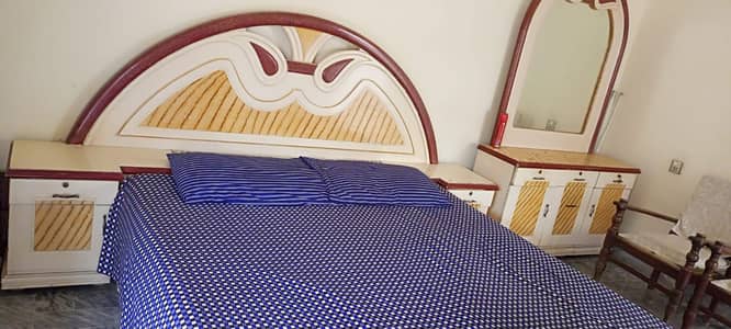King size bed and dressing with mattress