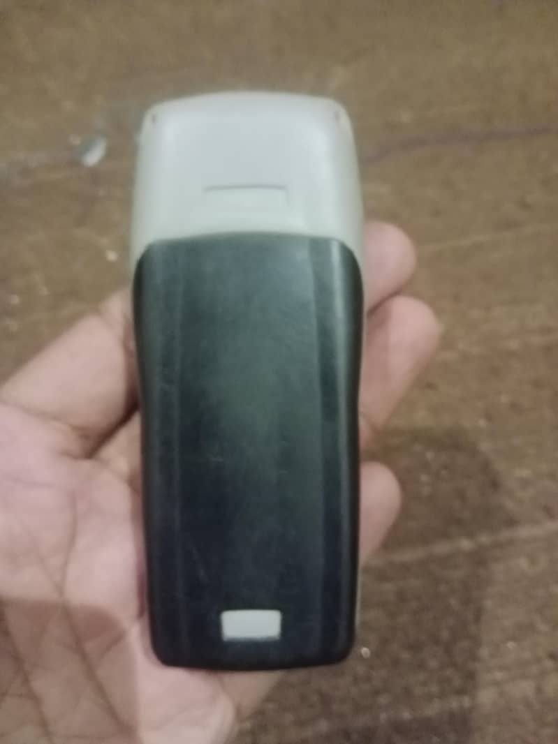 Nokia 1100 2