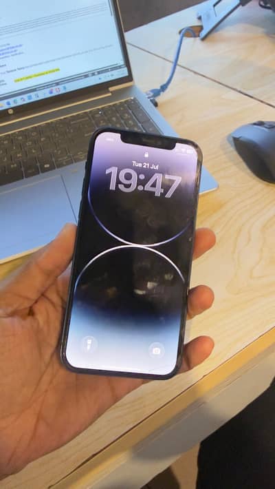 Apple iPhone 12