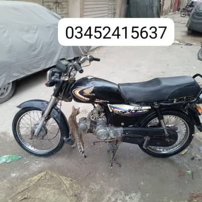 Honda 70 , 2015 model   . call or whtsp p rabta kren