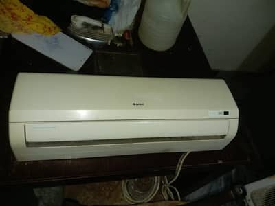 Gree 1-Ton Like Brand New