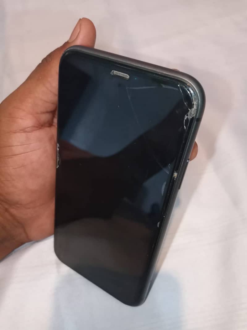 Apple iPhone 11 3