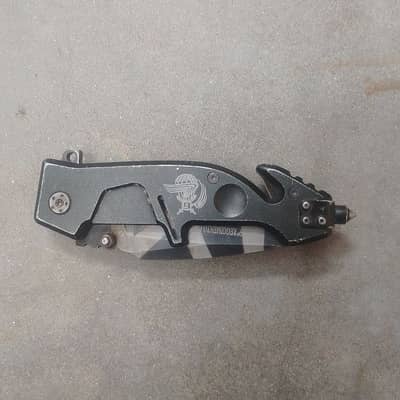Full Metal Tactical Folding Knife with Glass Breaker