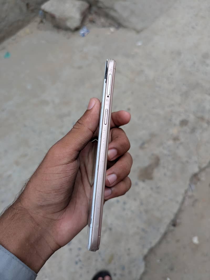 OPPO A57 4