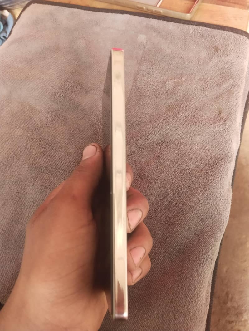 Infinix Note 40 4