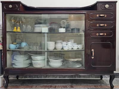 showcase, display cabinet