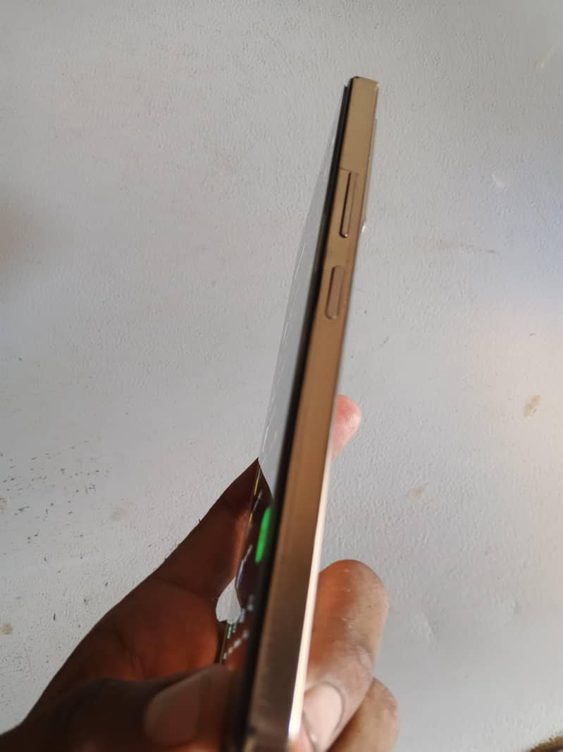 INFINIX Note 30 pro 1