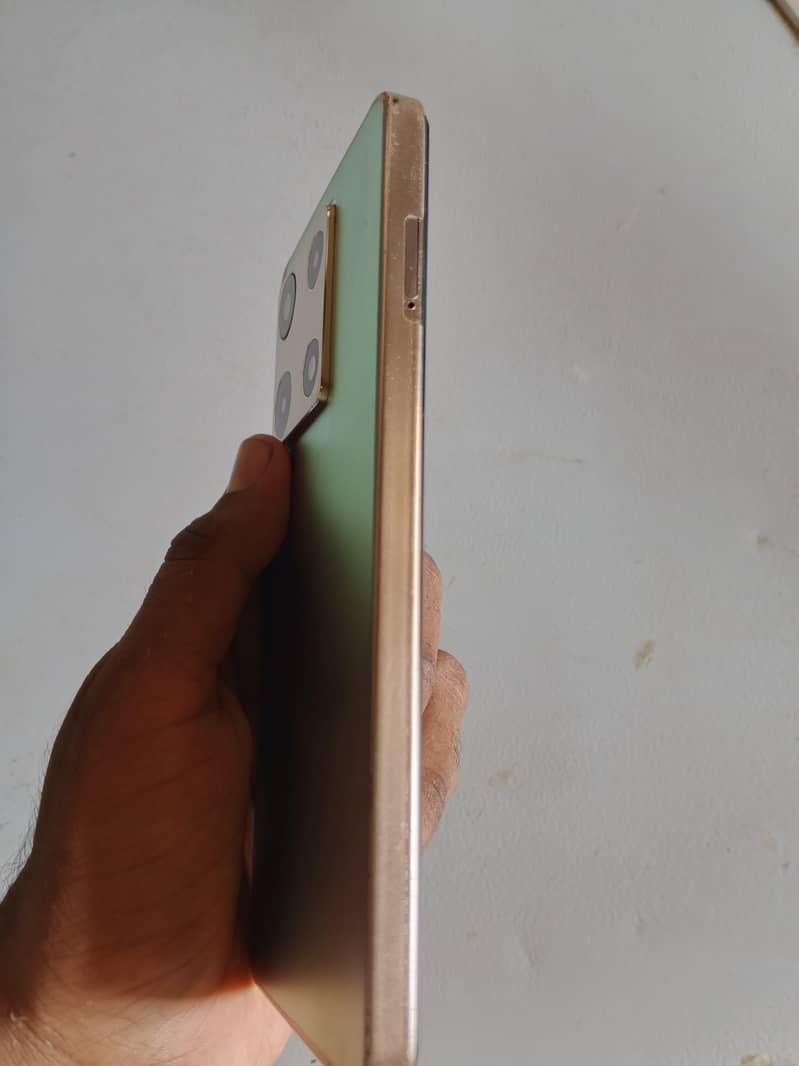 INFINIX Note 30 pro 2