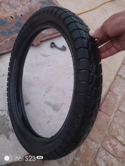Rear tyre 90/90/18