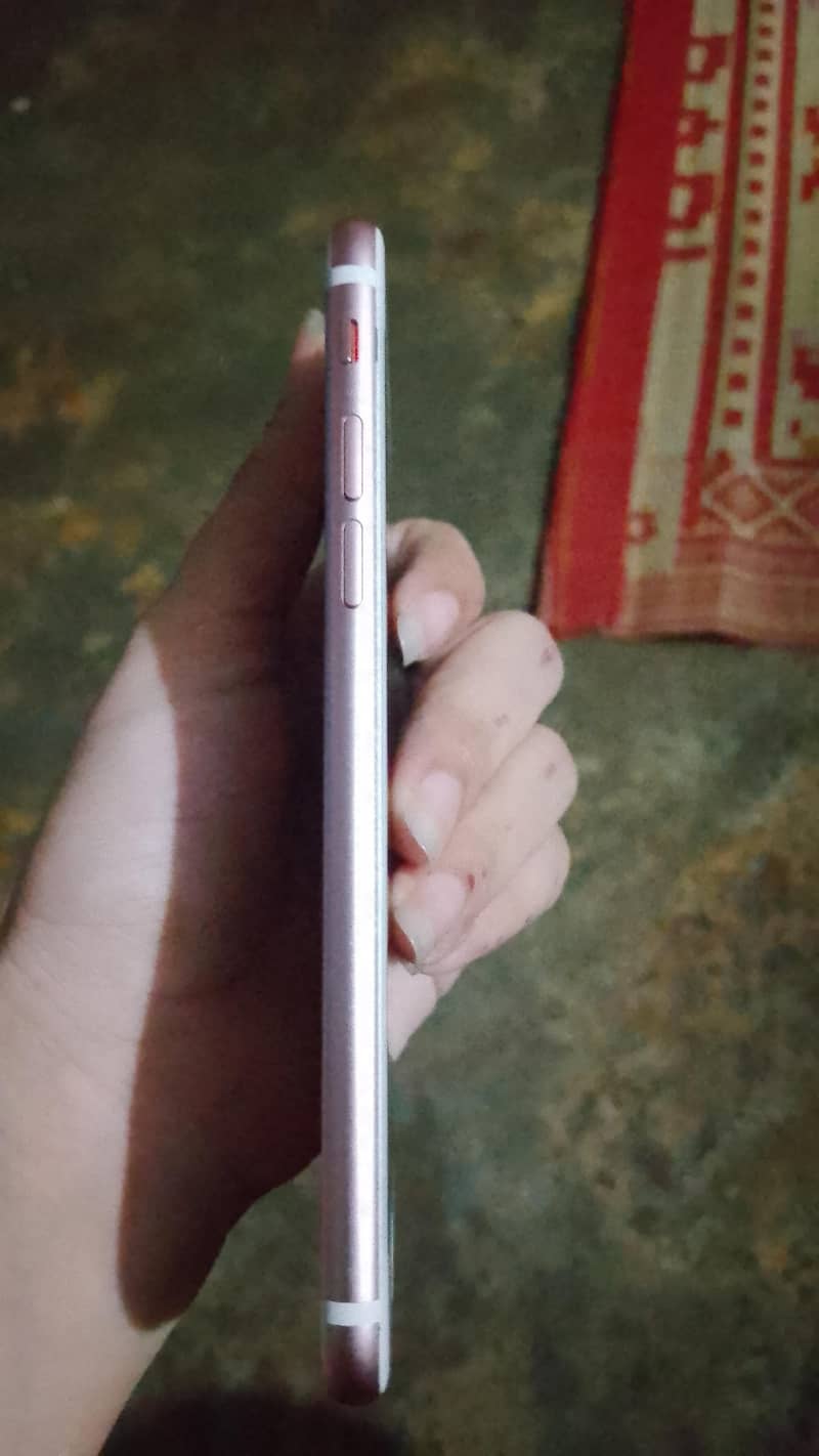 Apple iPhone 7 1