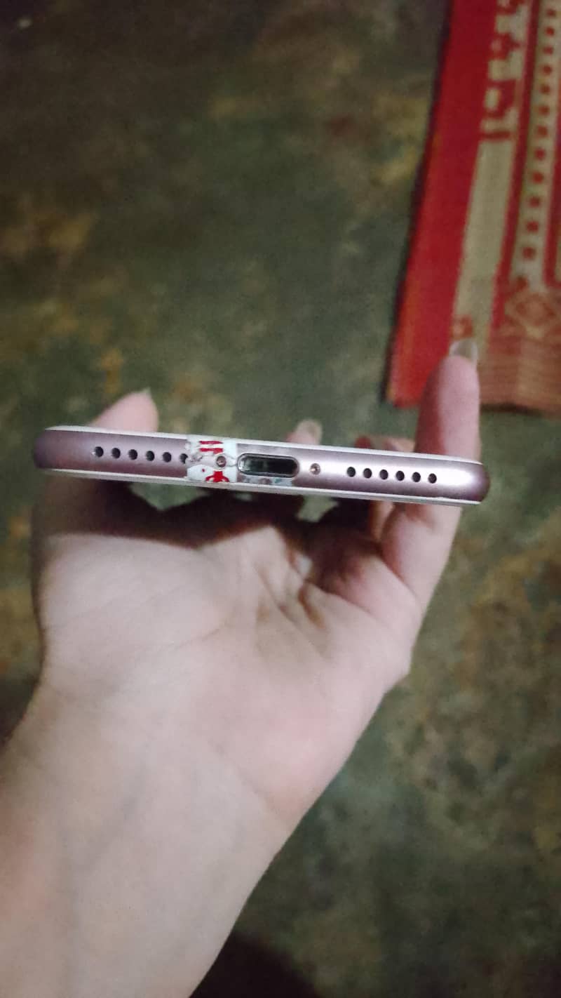 Apple iPhone 7 2