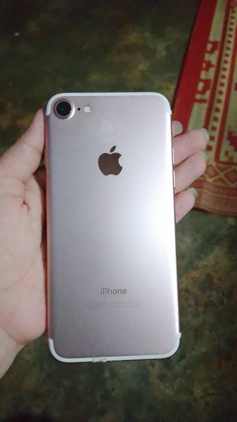 Apple iPhone 7 3