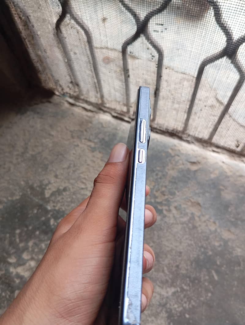 Infinix Note 40 4