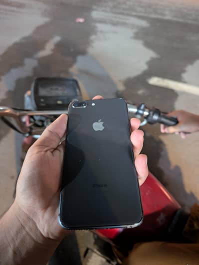 iPhone 8 Plus