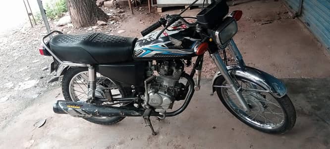 Honda CG 125 model 2014 location muzaffarabad azad Kashmir 03169239366