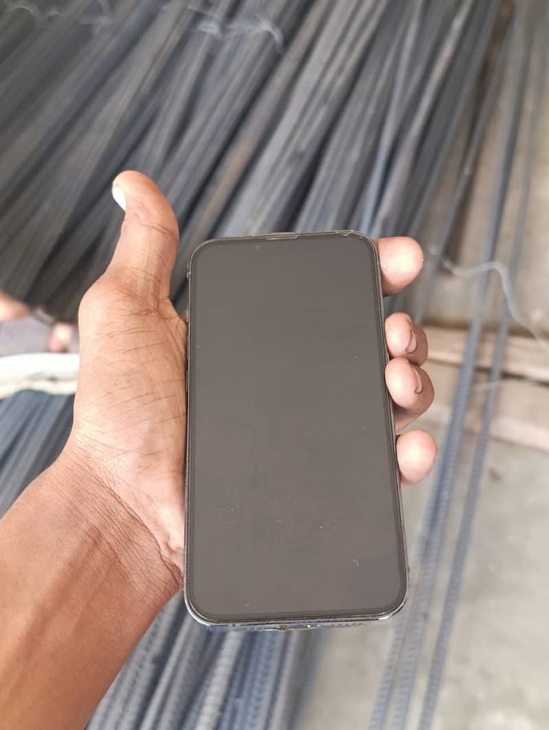Apple iPhone 13 Pro 3