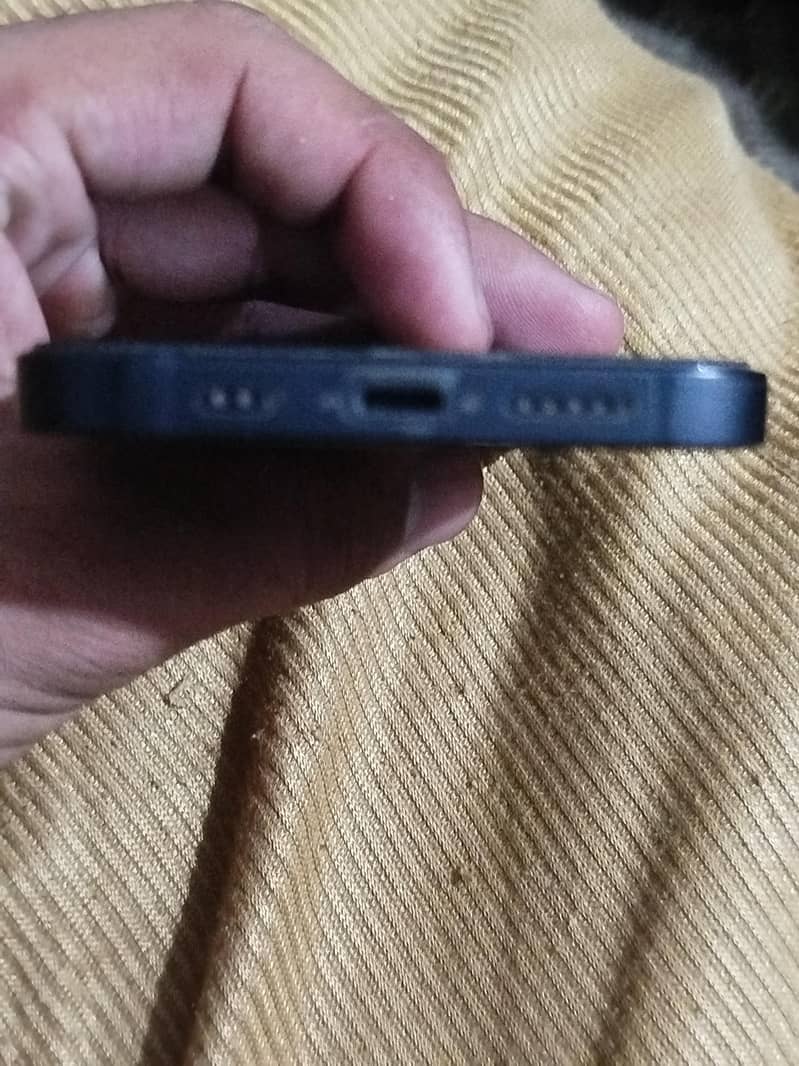 Apple iPhone 13 1