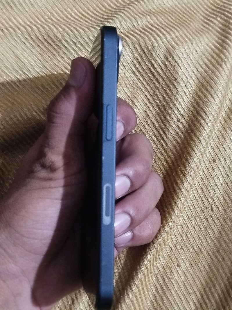 Apple iPhone 13 3